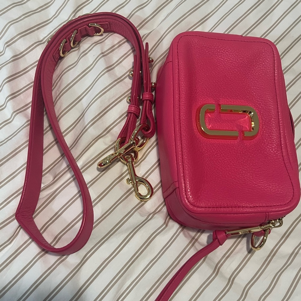 Marc Jacobs Hot Pink Crossbody Camera Bag with Gold Hardware EUC
